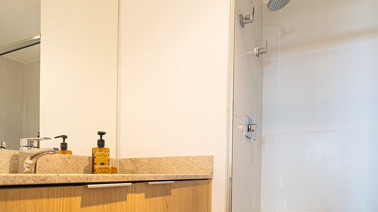 White | 1 Bedroom | Parking Space | 66m² | Daily Cleaning