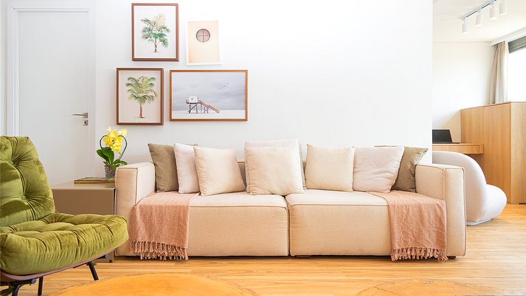 White | 1 Bedroom | Parking Space | 66m² | Daily Cleaning