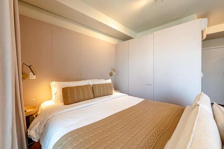 White | Studio | Sofa Bed | Parking Space | 39m² | Daily Cle