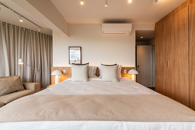 White | 2 Bedrooms | Parking Space | 85m² | Daily Cleaning
