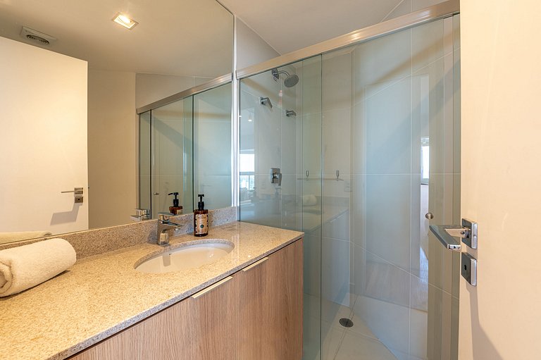 White | 1 Bedroom | Parking Space | 75m² | Daily Cleaning